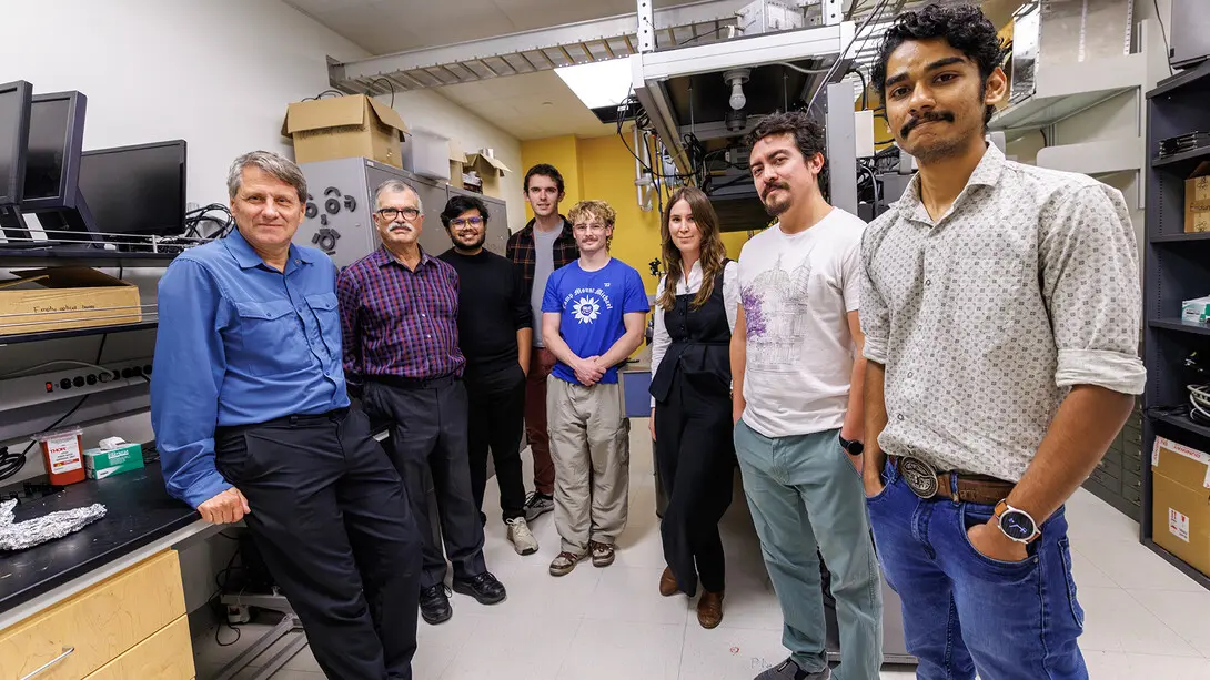 Nebraska’s Batelaan Awarded Davisson-Germer Prize for Quantum Optics Advances