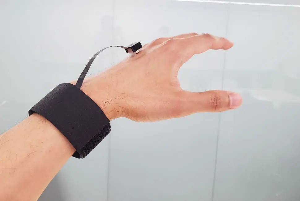 Revolutionizing Touch: New Wearable Device Mimics Human Sensations for Enhanced Virtual Reality Experiences