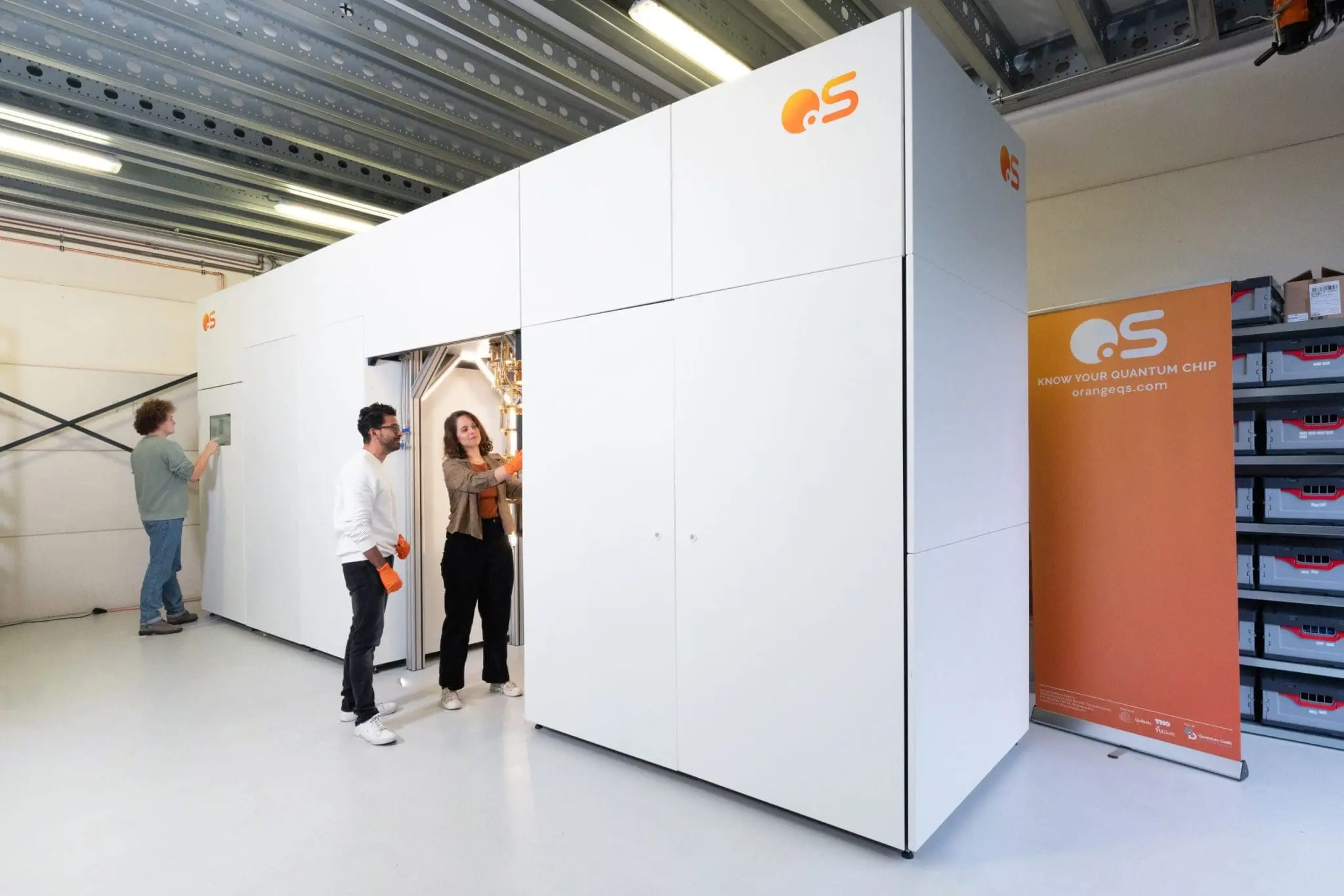 IQM And OrangeQS Deploys World's First 100+ Qubits Quantum Chip Test System