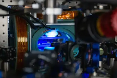 Caltech Team Sets Record with 6,100-Qubit Array