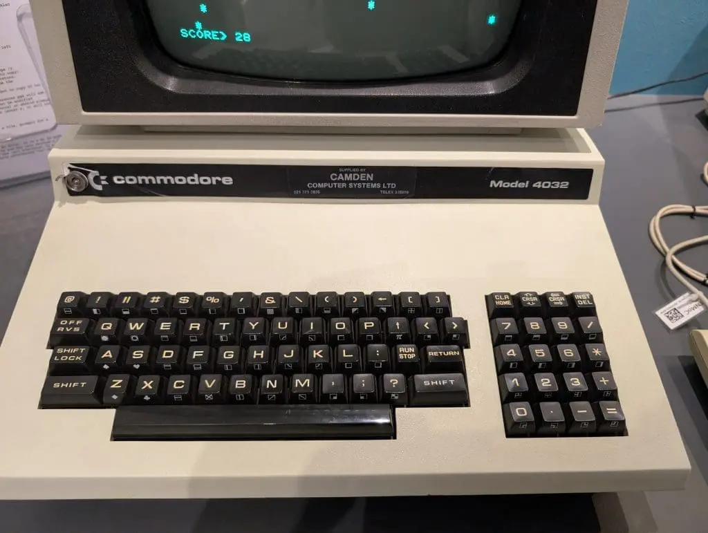 A classical computer is a computing device that operates according to the principles of classical physics, in contrast to quantum computers.