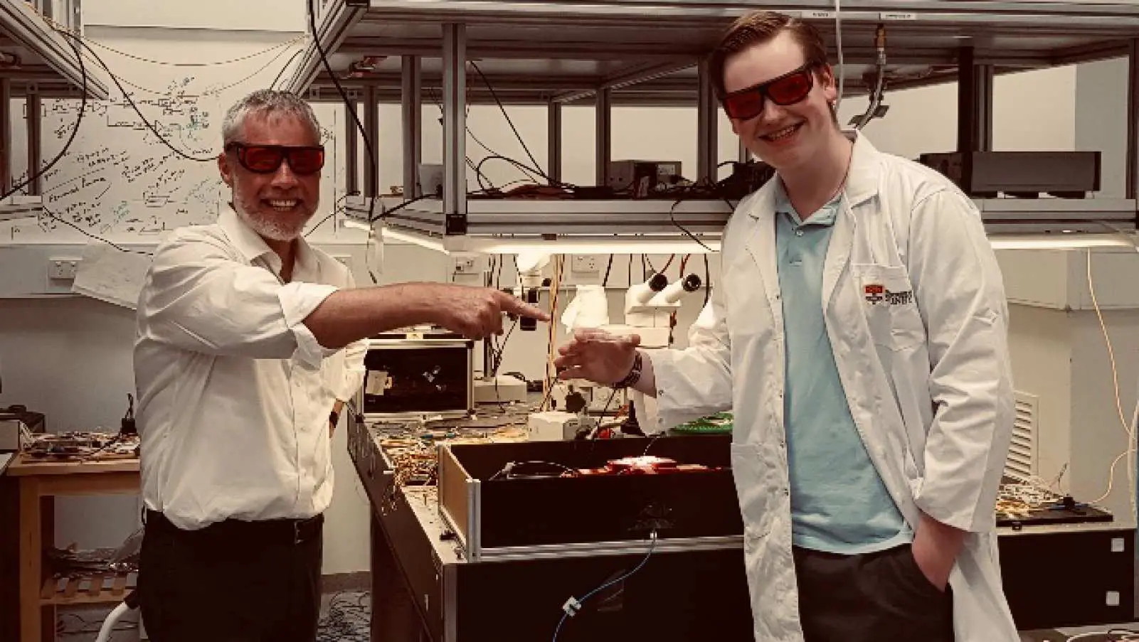 Sydney Researchers Tame ‘Noisy’ Light in Tiny Lasers