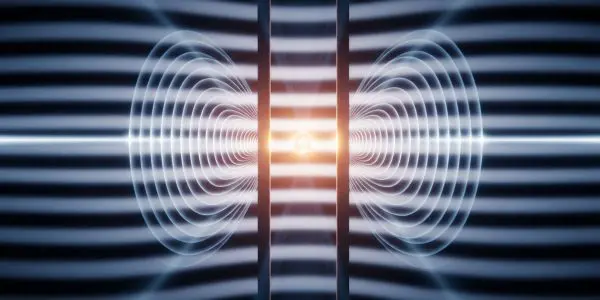 Symmetric interference rings around a source