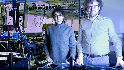 Researchers Unlock Scalable, High-Performance Quantum Networks with Frequency-Bin Coding