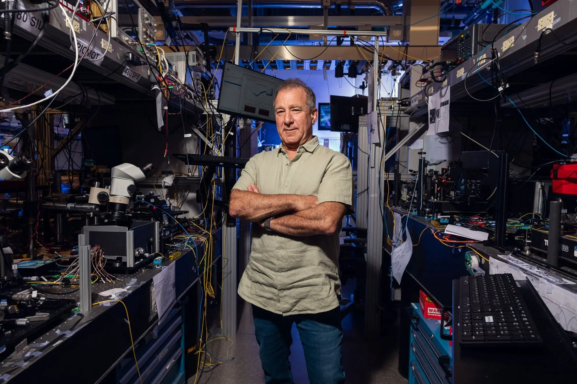 UC Santa Barbara Researchers Pave Way For Chip-Based Cold Atom Quantum Experiments, Revolutionizing Sensing And Computing.