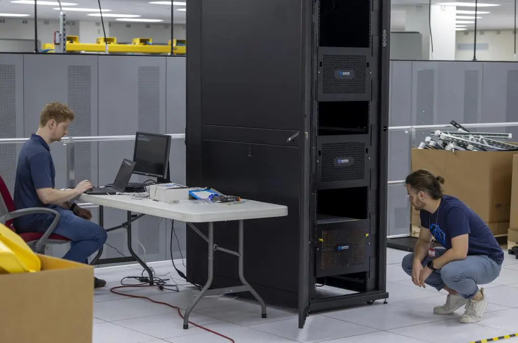 ORNL and Quantum Brilliance Deploy First Commercial Cluster at Oak Ridge