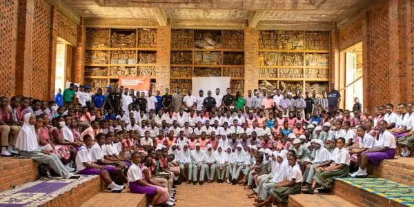 “Light Up Ghana 3.0” Introduces Photonics to 400 Students