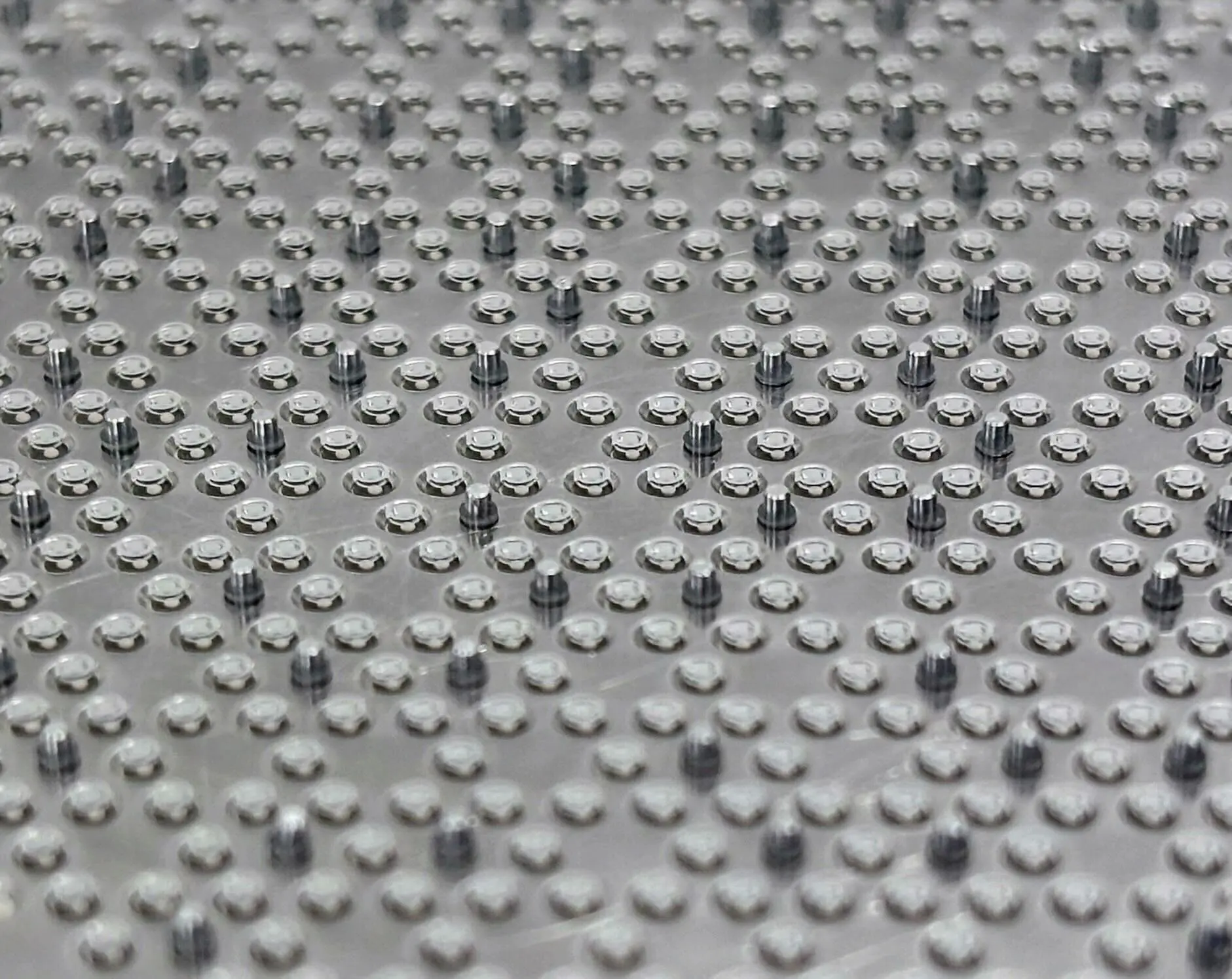 Oxford Quantum Circuits Unveils 500+ Qubit Wafer-Scale Packaging Architecture