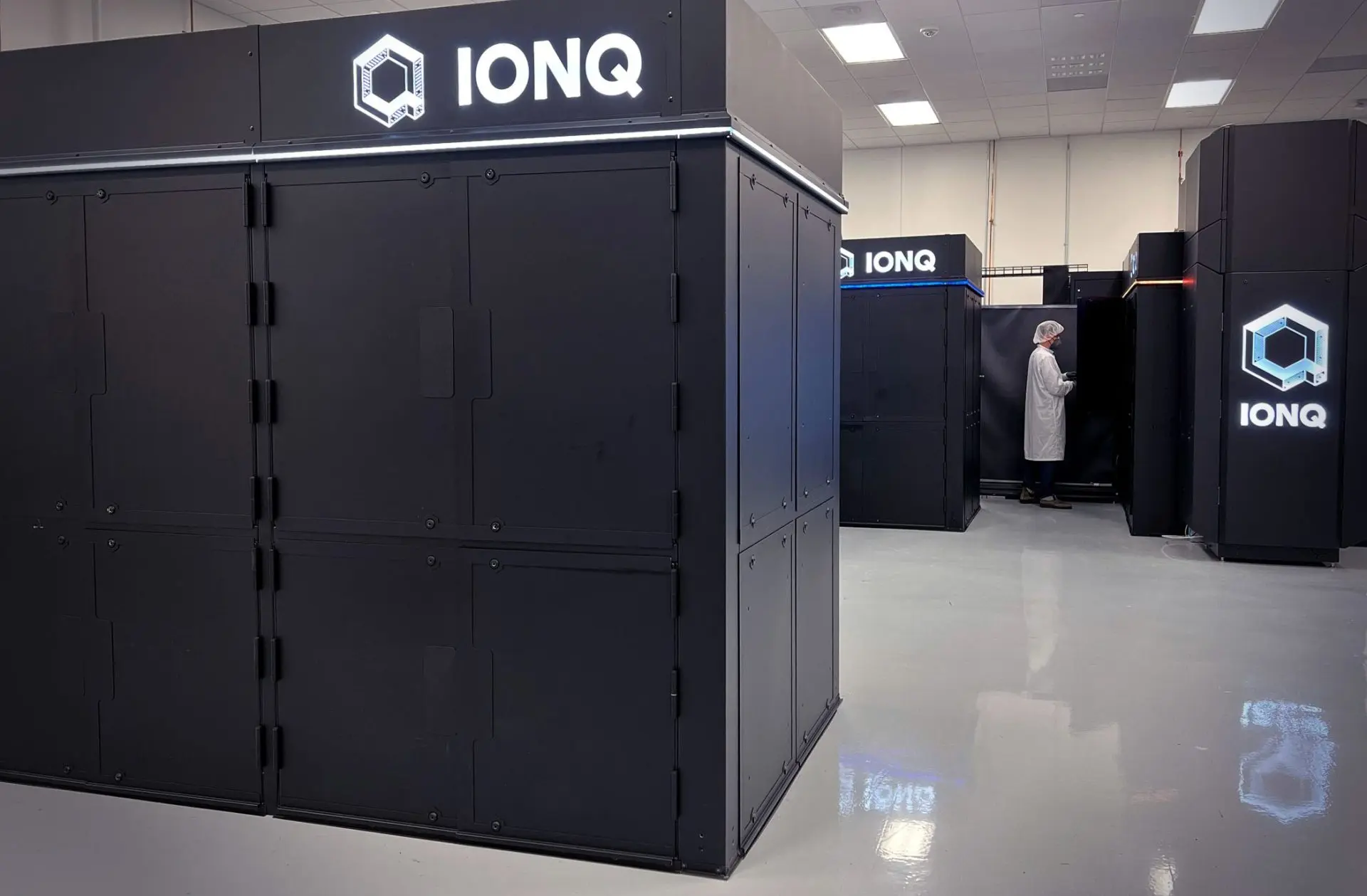 Quantum computing company IonQ has partnered with European management and technology consulting firm BearingPoint to offer quantum system access and professional services across Europe. The collaboration will allow BearingPoint consultants to propose solutions that utilise IonQ's systems for both public and private groups. The agreement is part of IonQ's ongoing international expansion, which includes a recent partnership with QuantumBasel to establish a European quantum data centre. IonQ's CEO, Peter Chapman, and BearingPoint's Global Leader Technology, Matthias Röser, expressed their excitement about the potential applications of quantum computing.