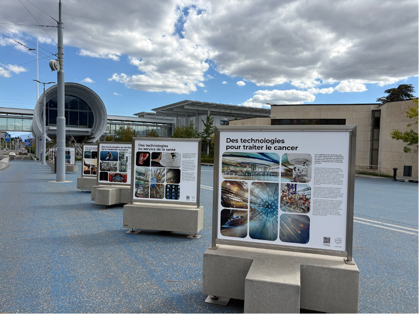 The exhibition on the Esplanade des Particules