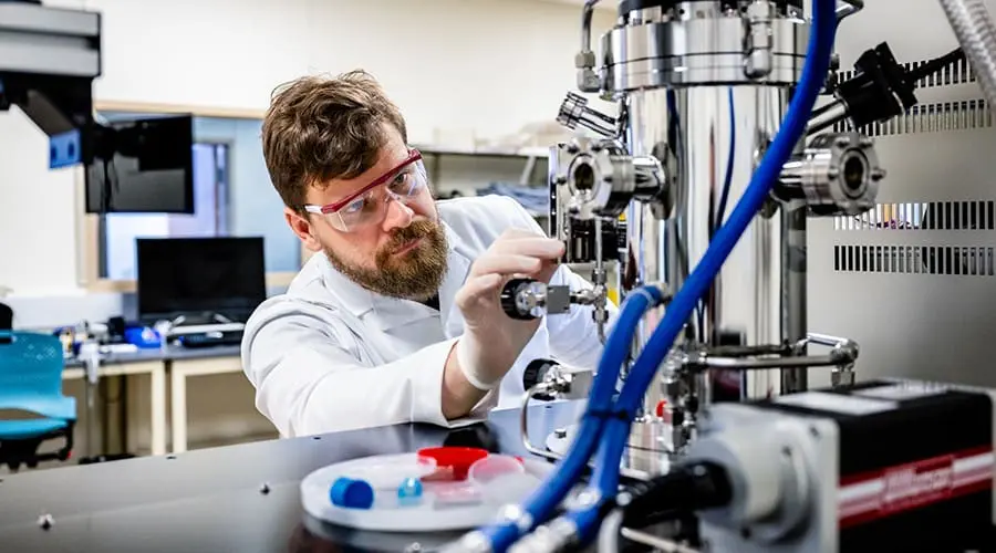 Researchers Harness Defect Spins to Improve Quantum Sensors Accuracy