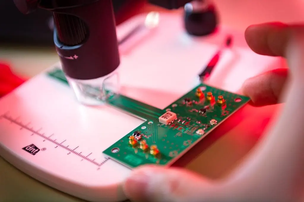 Quantum Sensors Revolutionize Prosthetic Control With Skin-Based Detection A test PCB with custom integrated circuits and the quantum sensors. Copyright by University Stuttgart, Max Kovalenko
