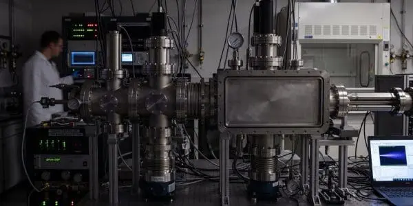 A molecular-beam apparatus