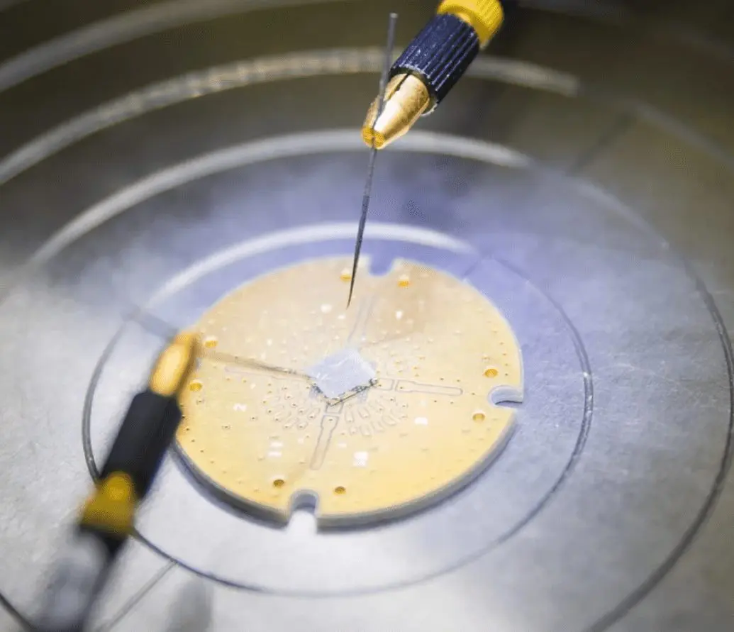 Quobly & Entropica Labs Boost Fault-Tolerant Quantum