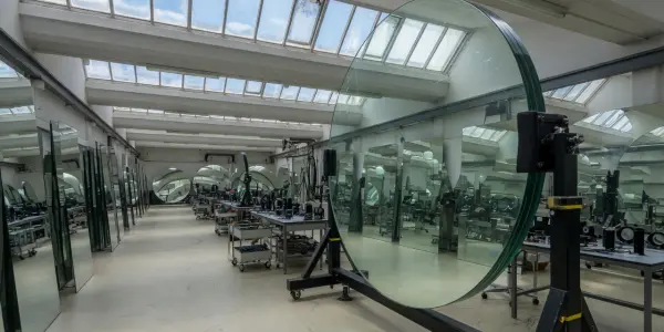 Researchers Build Mirror Reflecting 99.82% of Light
