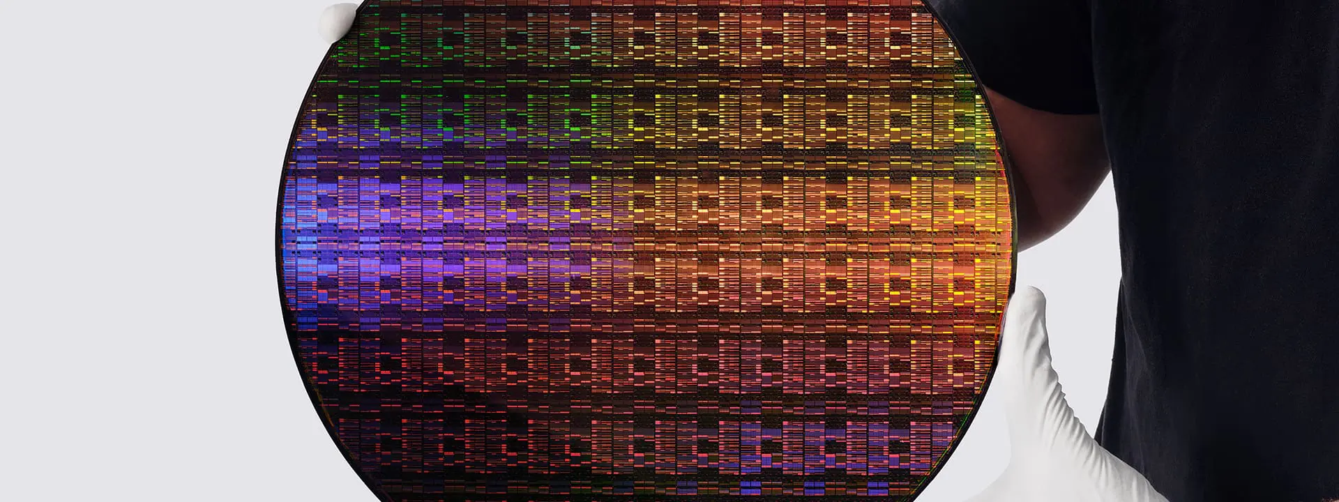 Sub-1 Nanometer Chip Offers 50% More Performance, IBM Reports