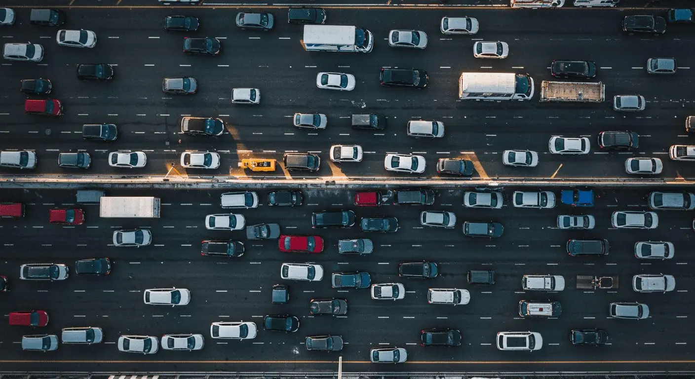 Quantum Optimization for Traffic Congestion: Enhancing QAOA Performance in Noisy Environments