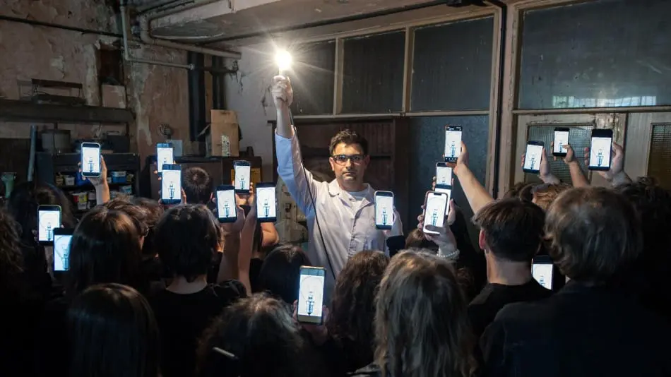 Revolutionary Organoaluminium Compounds Achieve 100% Quantum Efficiency for Advanced Light Emission in OLEDs