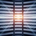 Concentric field rings flare symmetrically from a glowing particle between two plates