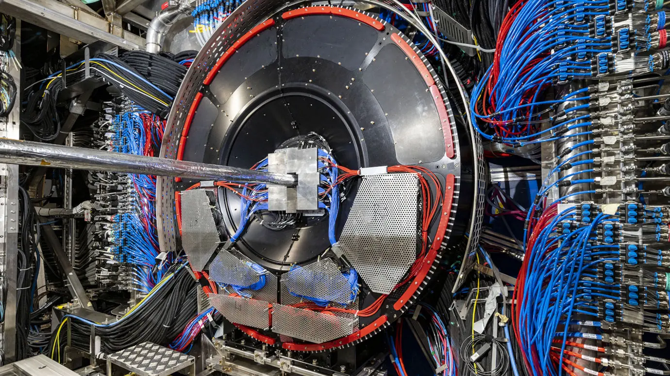 UChicago team wins award for AI filter at CERN’s collider
