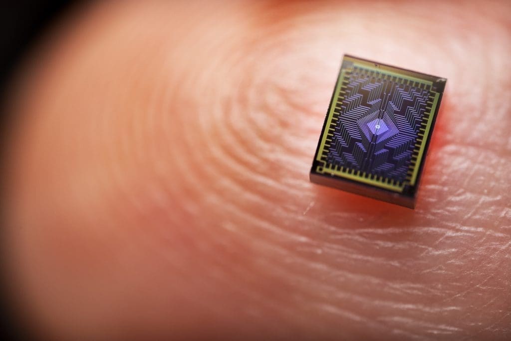 Intel Unveils Tunnel Falls Chip, sporting 12 qubits