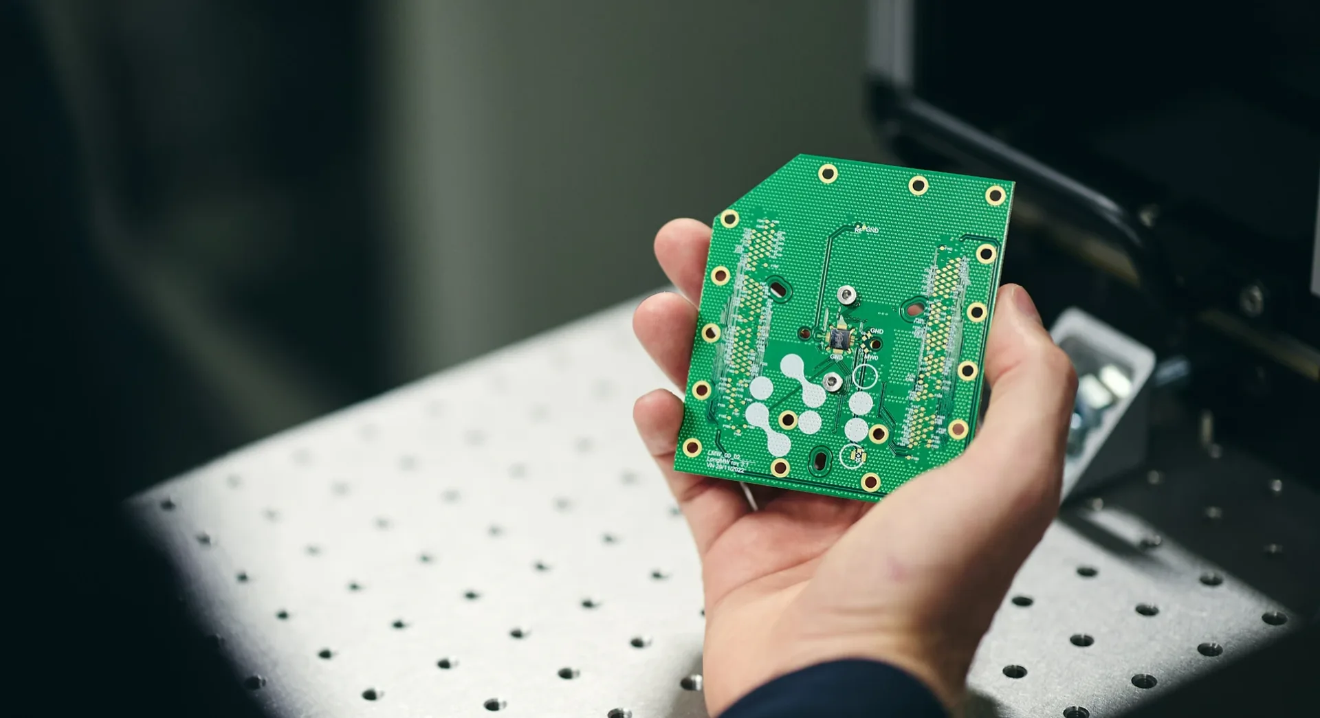 Oxford Ionics Breaks Global Quantum Performance Records Without Error Correction