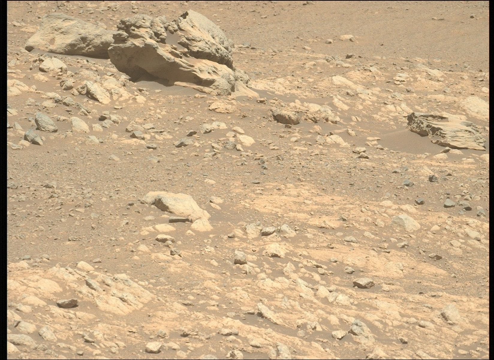Perseverance Rover Investigates Possible Alien Rock on Mars