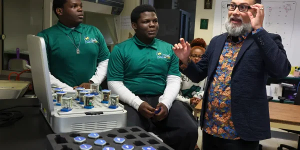 Chicago State students find quantum careers in new lab