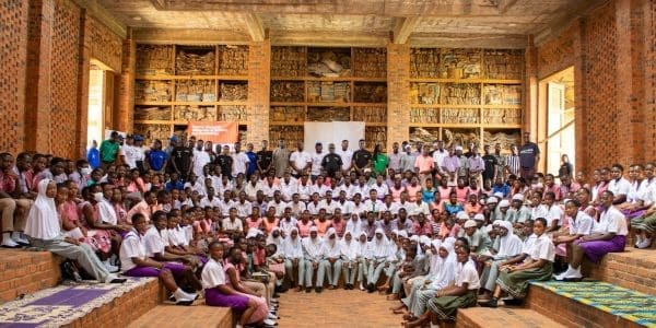 “Light Up Ghana 3.0” Introduces Photonics to 400 Students