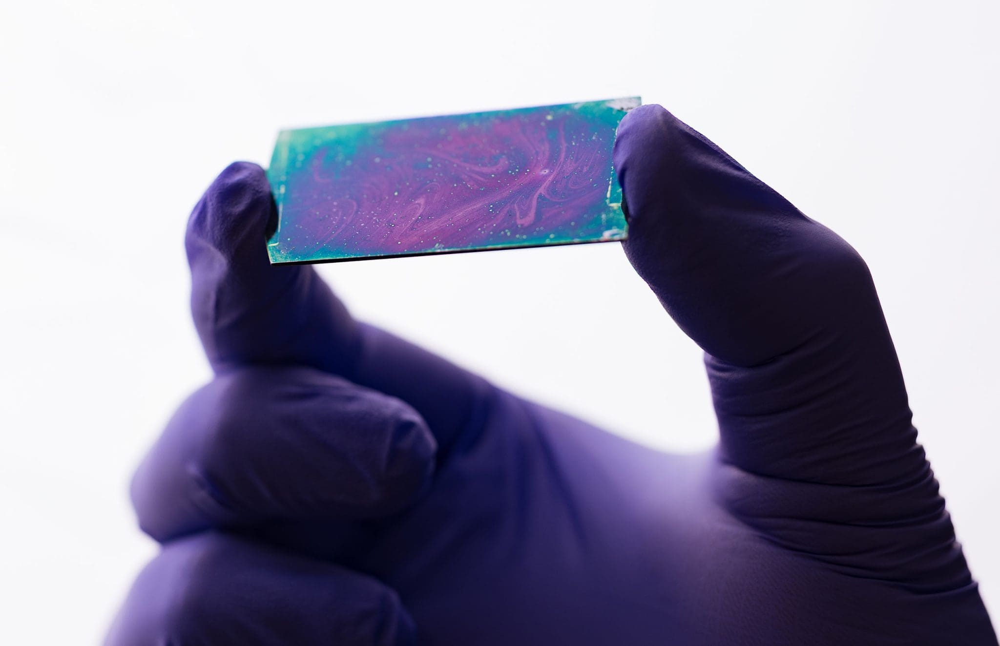 UH Engineers Develop Material for Faster, Efficient AI