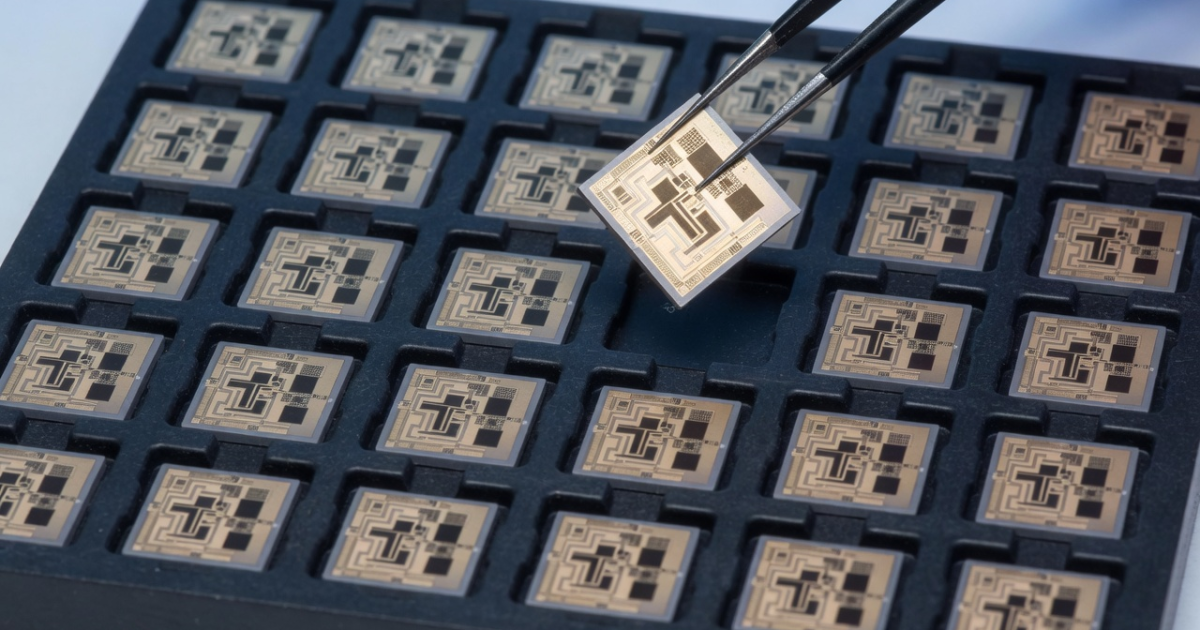 Quantem Computer Qbits Entaglement Long-lived Defects Trap Qubit Energy, Study Finds