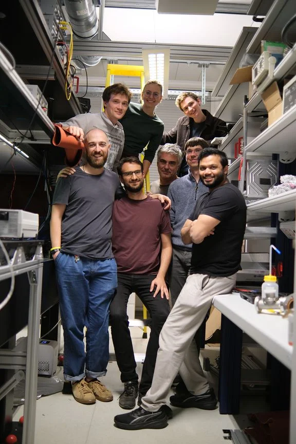 group photo in the lab