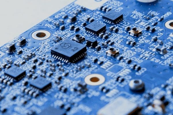 QN100, a Quantum entropy source for cybersecurity and computation by Quside