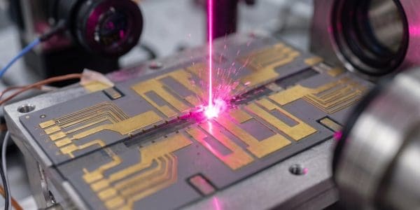 Researchers Build Integrated Waveguide for Ion Traps