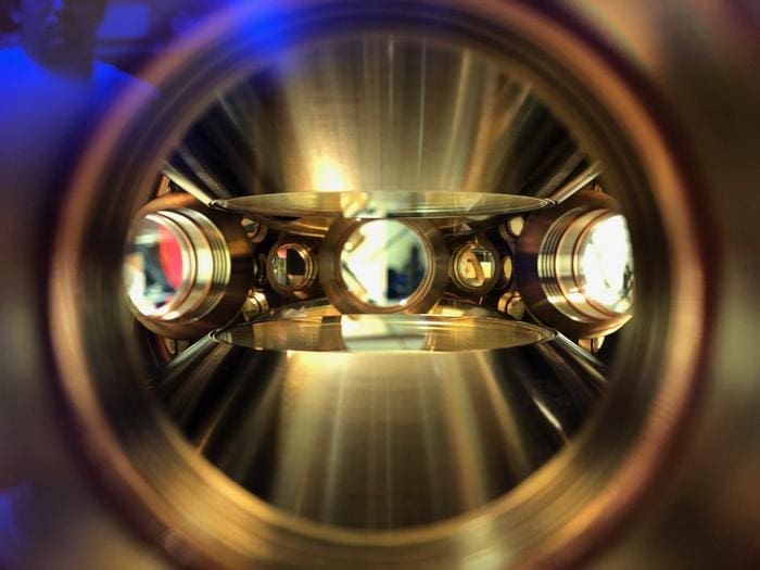 Researchers Demonstrate Quantum Tunneling Atom Transfer with Optical Tweezers