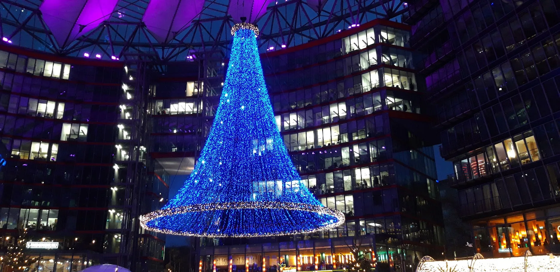 Wishing all our readers and clients a very Merry Christmas!